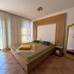 The Royal Pg Апартаменти