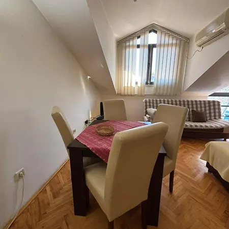The Royal Pg Апартаменты